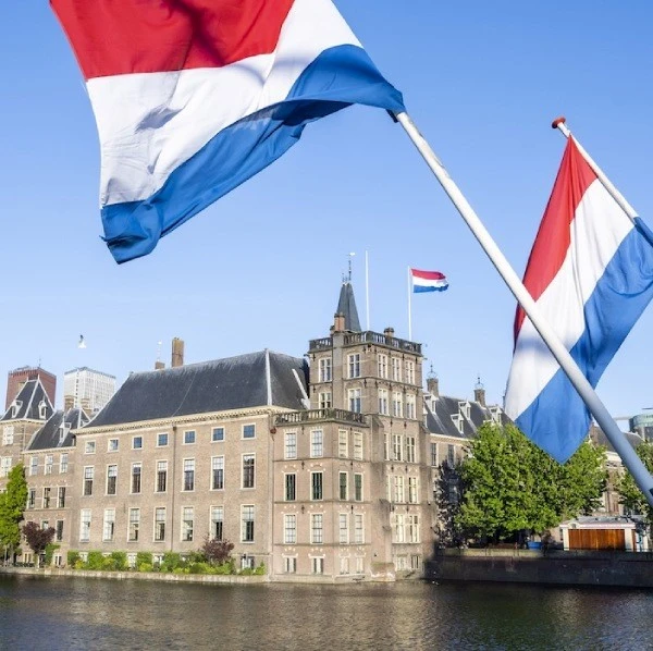 Embracing Dutch Horizons, Exploring Immigration in the Netherlands